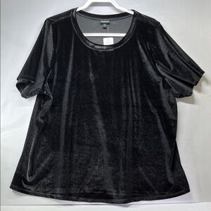 Torrid Black Velvet‎ Short Sleeve Women’s Top